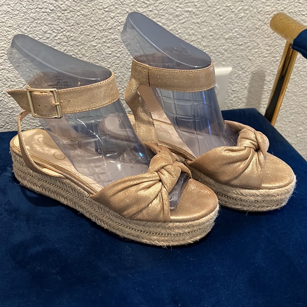 Jessica Simpson EUC Gold block Espadrilles Size 8.5